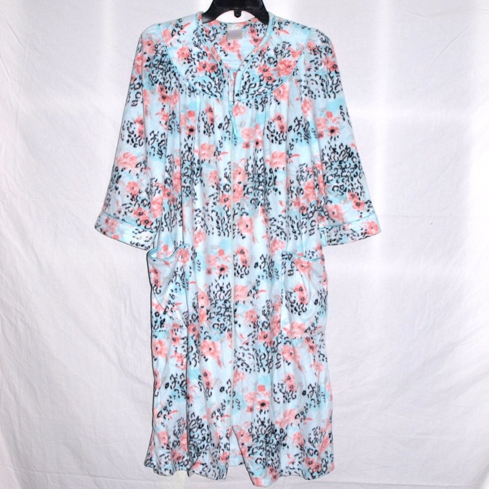 Secret Treasures Multicolored Fleece Sleepwear Size small